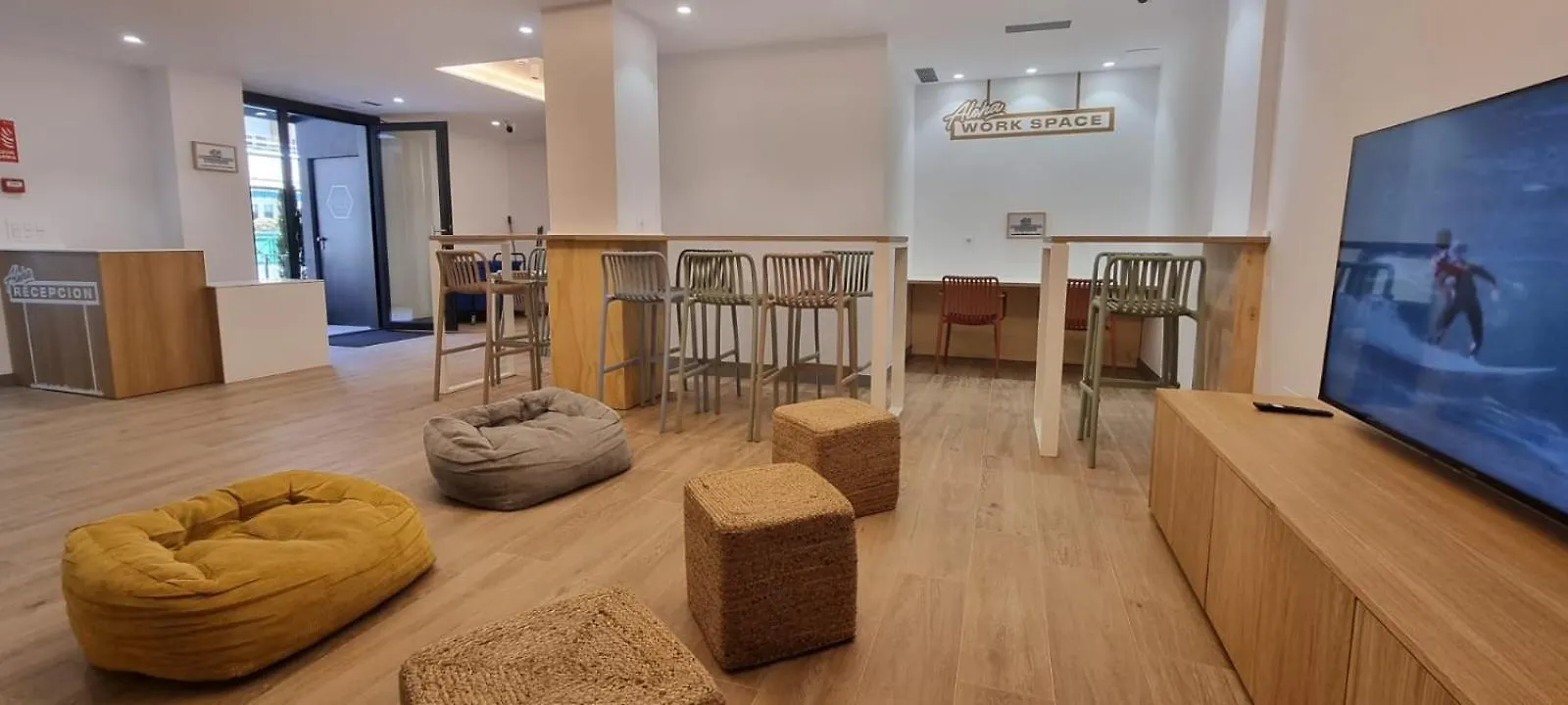 Aloha Surf Hostel Somo